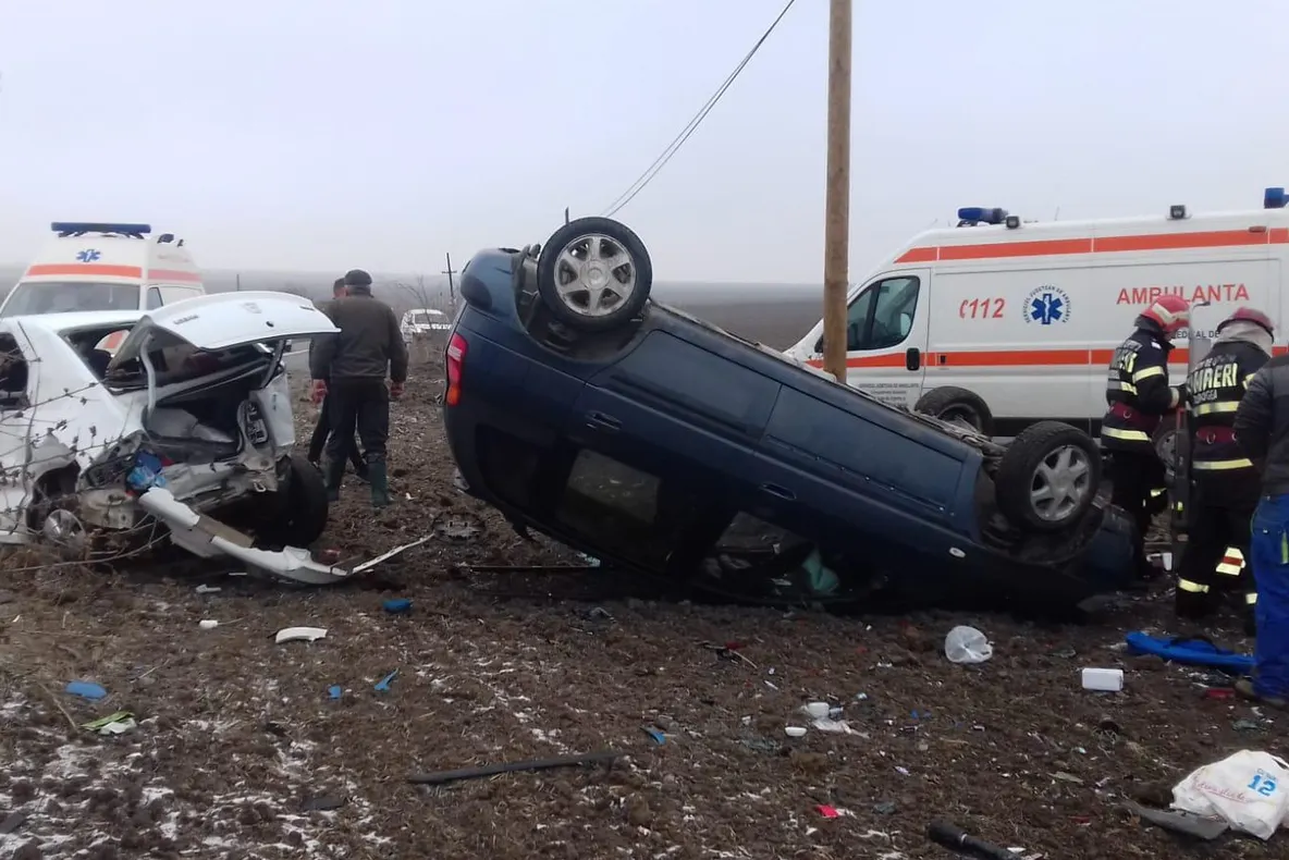 Accident grav între Tortomanu și Siliștea. 5 victime și două mașini făcute praf