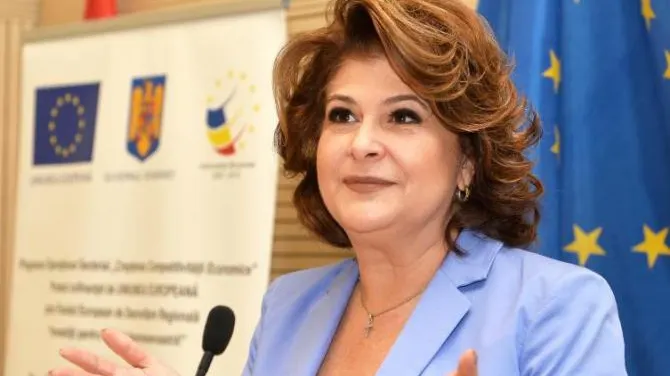 Plumb: Iohannis îşi arogă, în mod ilegal, dreptul de a decide componenţa Guvernului