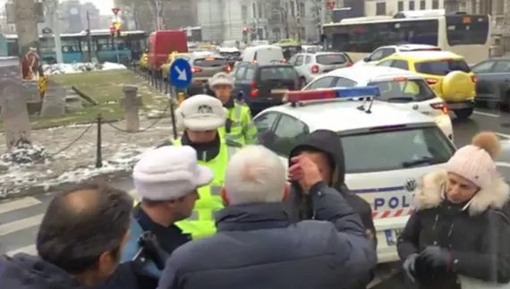 SCANDAL. Revoluționarii timișoreni sosiți la București să-și comemoreze morții, șicanați de Poliție