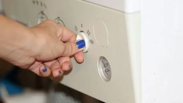 Centralele noi de apartamente ar putea să fie interzise, iar cele vechi suprataxate