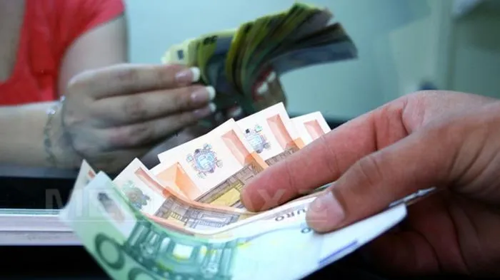 Euro crește la final de an. Aurul, cea mai mare cotație din ultimele 6 luni