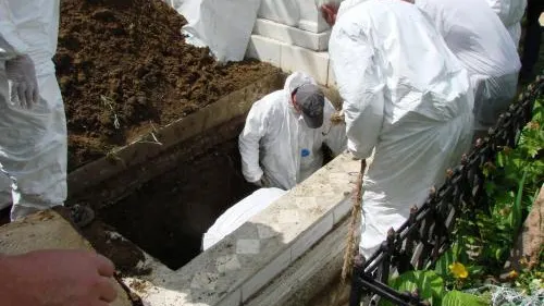 Motivul șocant pentru care criminaliștii a decis să o dezgroape pe această femeie din Giurgiu!