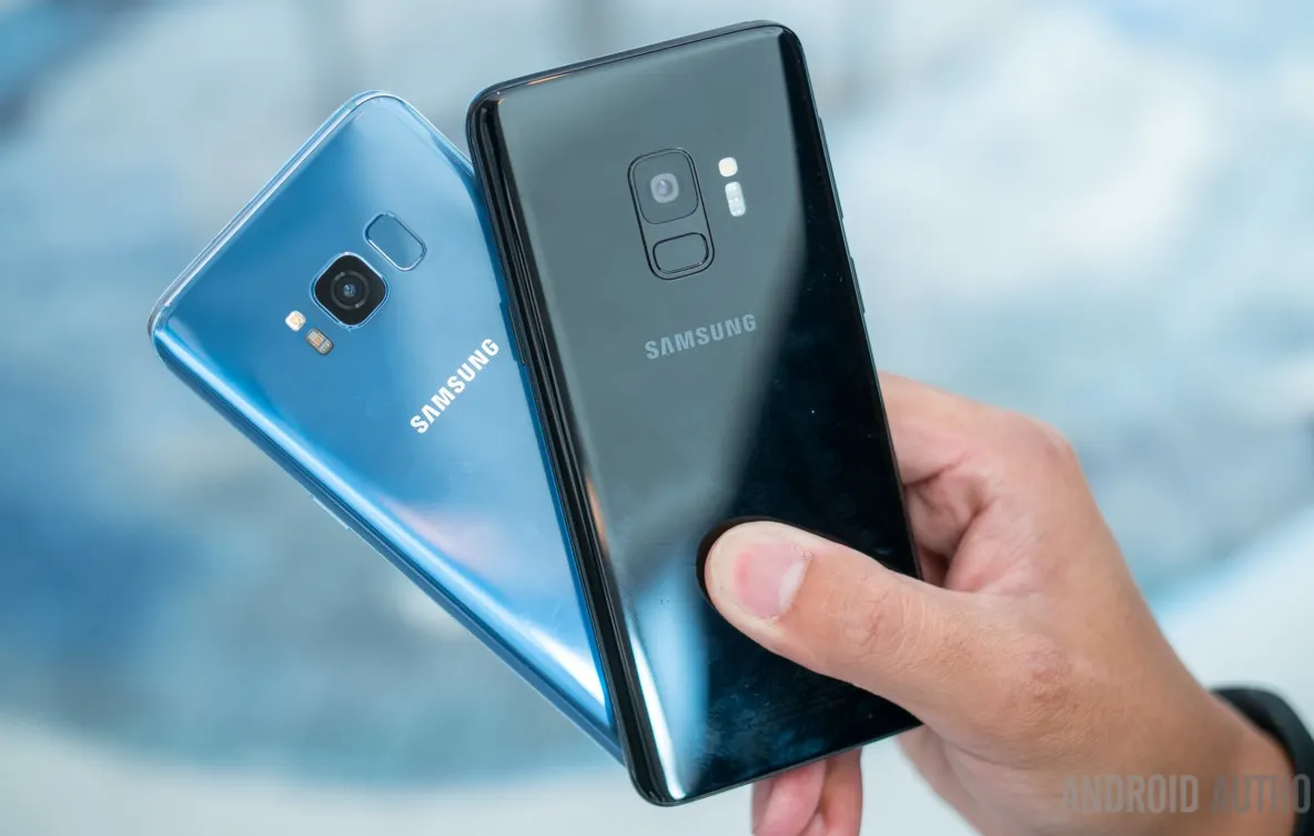 eMAG – Ce telefoane mobile au scos la inaintare in promotia de Craciun! Reduceri chiar si de 50%