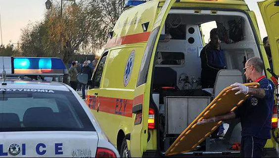 Un dispozitiv ascuns într-o geantă a explodat în faţa Ministerului Muncii din Atena. Ce spune Poliția