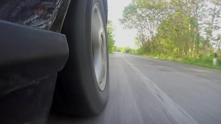 Șofer prins cu 281 km/h pe o autostradă din România! Este CEA MAI MARE viteză înregistrată de radar în acest an 