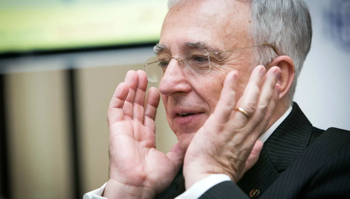 Mugur Isărescu: "Preţurile cresc, de regulă, în decembrie. O să fie mare tărăboi"