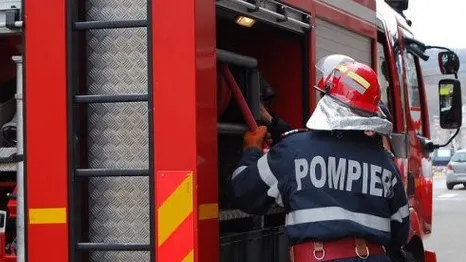 Gest disperat la Galaţi: o femeie s-a aruncat în foc ca să-şi salveze fratele imobilizat la pat 