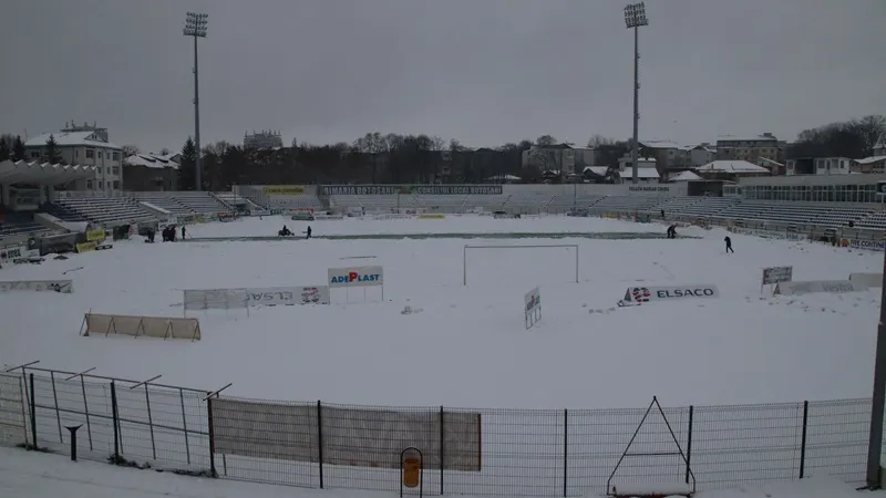 Ciobotariu și Dică, bătălie în zăpadă! Se joacă Botoșani - FCSB?