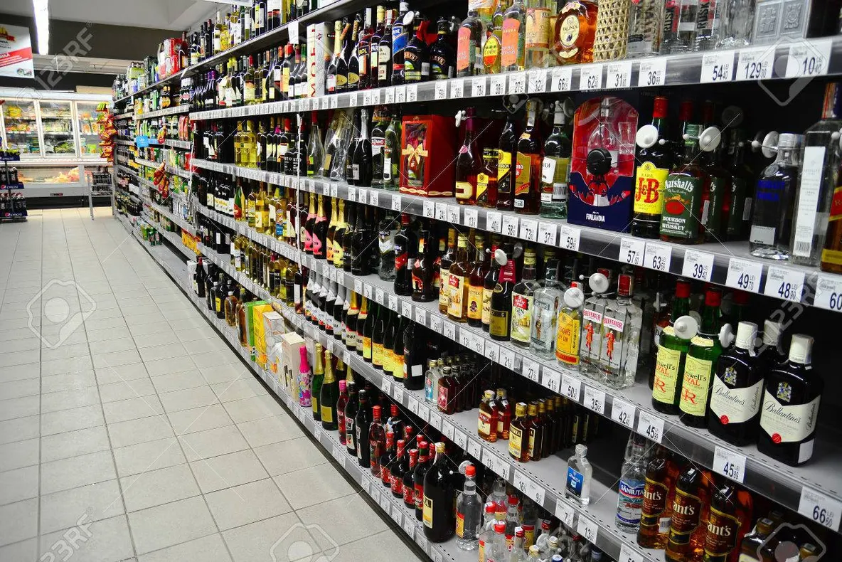Românii au cheltuit mai mult pentru că bunurile de larg consum s-au scumpit