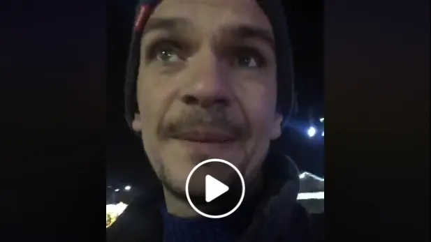 Poză rară cu Tudor Chirilă sărutându-și iubita