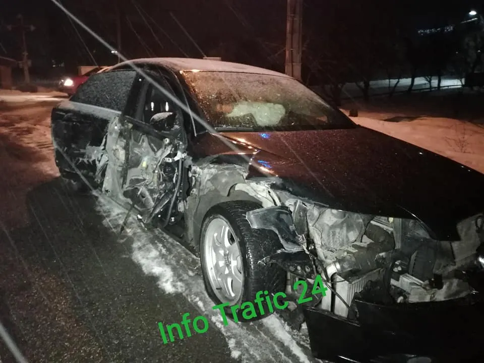 Accident lângă Dej! Impact violent între o maşină şi o autoutilitară