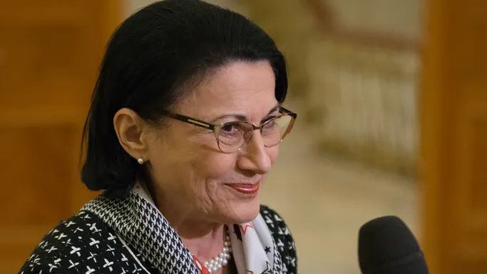 Ministrul Educaţiei vrea ca şi elevii din clasa I să poată fi lăsaţi REPETENŢI