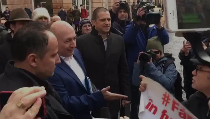 VIDEO | Codrin Ştefănescu, huiduit la Sibiu: ”Ce cauţi aici, mă, nesimţitule?”