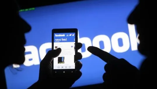 Se întâmplă în România. Un bărbat a fost condamnat pentru că i-a spart iubitei contul de Facebook 