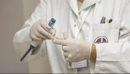 Gripa face ravagii. 19 decese și sute de internări! Pintea: Suntem la un pas de epidemie