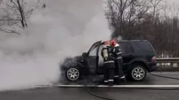 Mașină în flăcări pe Autostrada București - Pitești