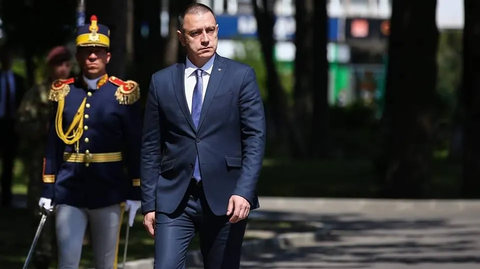 Fifor, atac la Klaus Iohannis: Trăim momente delicate pentru Armata României