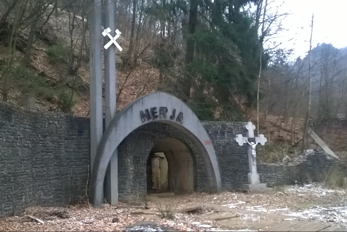 Apusul unei industrii: mărirea și decăderea minei care a dat "cel mai curat plumb din lume"
