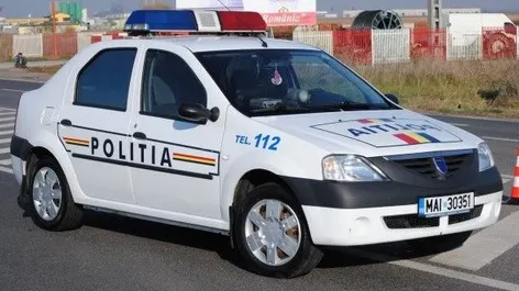 Descoperire şocantă la Galaţi: bărbat găsit mort şi dezbrăcat, atârnând de gardul unei biserici