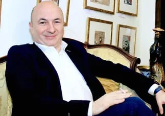 Codrin Ștefănescu: ”Klaus e fericit! “Mama cātușelor” nu candidează la prezidențiale”