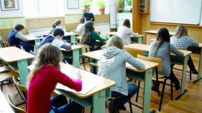 Se închid sau nu şcolile după declararea epidemiei de gripă? Anunţ important