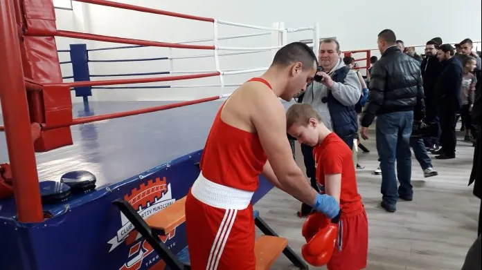 Sală de box inaugurată cu o invitație…pentru politicieni
