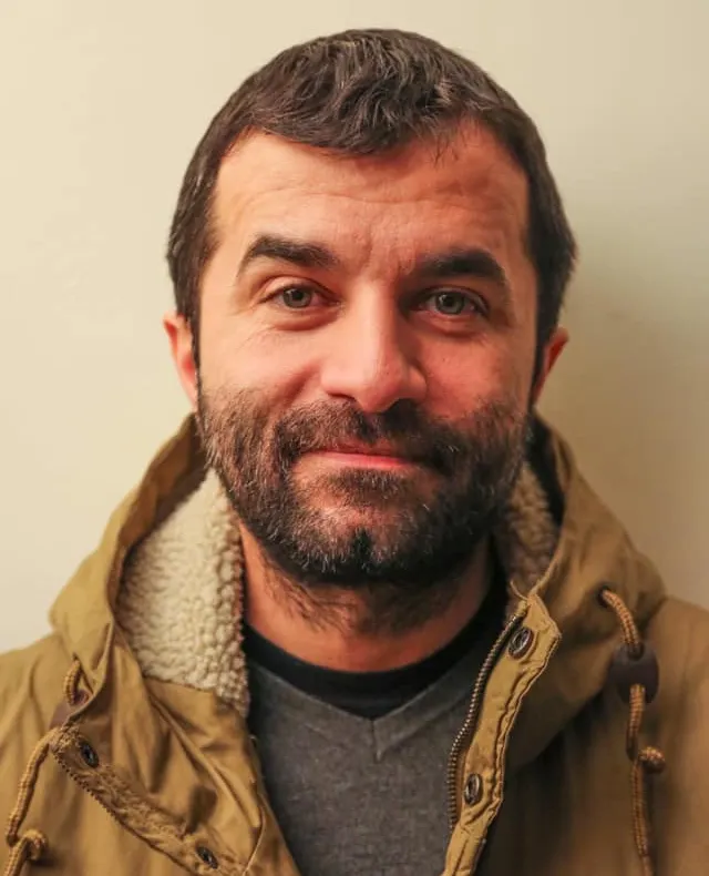 De ce a PLECAT din țară românul rănit de grenadă la protestul din 10 august 