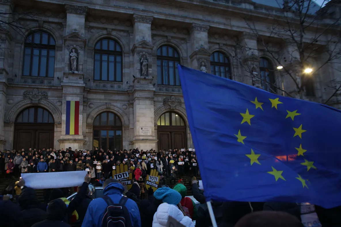 HAOS în Justiție: Sute de magistrați, în stradă. Activitate suspendată în parchete și tribunale