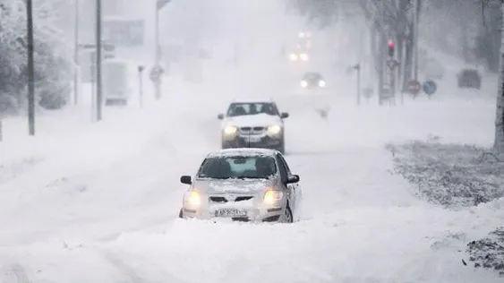 INFORMARE METEO de ultimă oră. Cod galben de ninsori viscolite