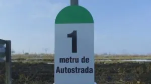 Un om de afaceri sucevean a construit primul metru de autostradă (VIDEO)