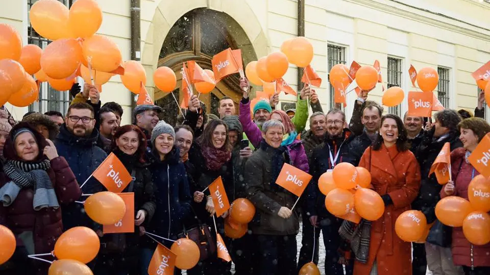 Demisie la vârf în partidul lui Cioloș. Care este cauza?