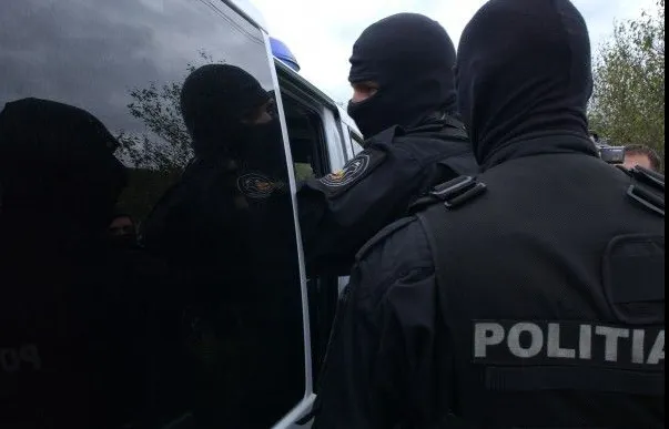 Mascații au intervenit într-o benzinărie de pe DN1, în zona Băneasa - O femeie acuză că s-a tras asupra ei