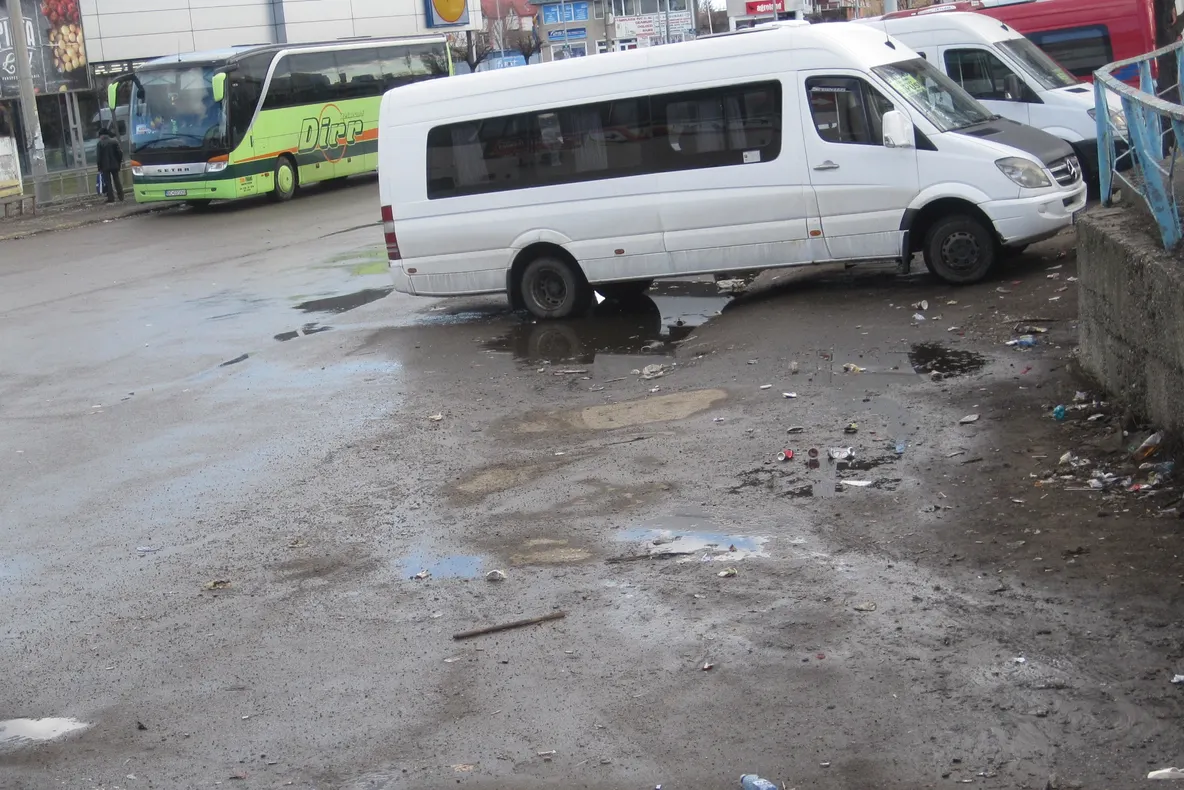 Imaginile dezastrului! Cum arată Autogara din Bacău