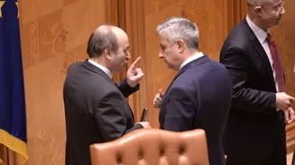 Iordache i-a tăiat microfonul lui Toader