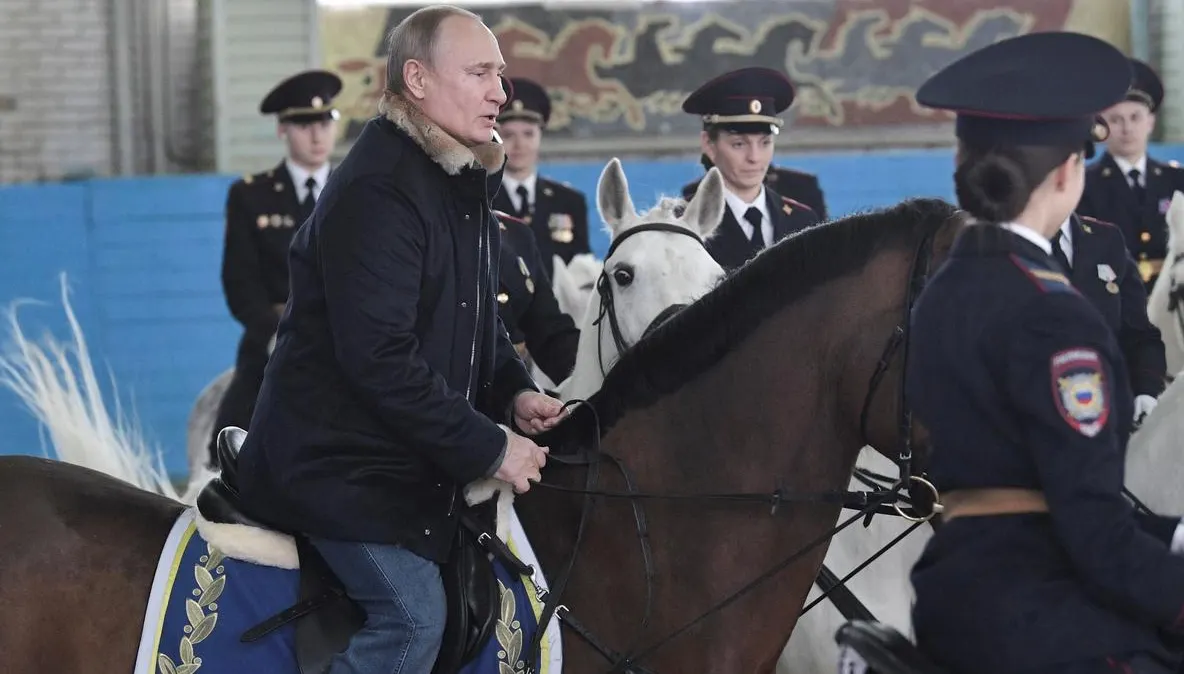 Exercițiu de imagine. Cum a apărut Putin, în media, înaintea Zilei femeii