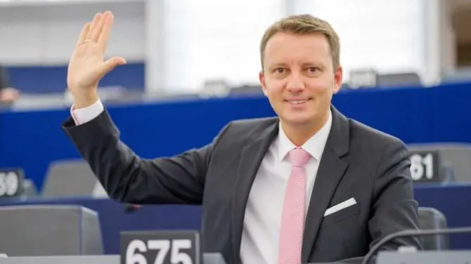 Teodorovici, acuzații incredibile pentru Siegfried Mureșan: "E agent al serviciilor din afara UE"