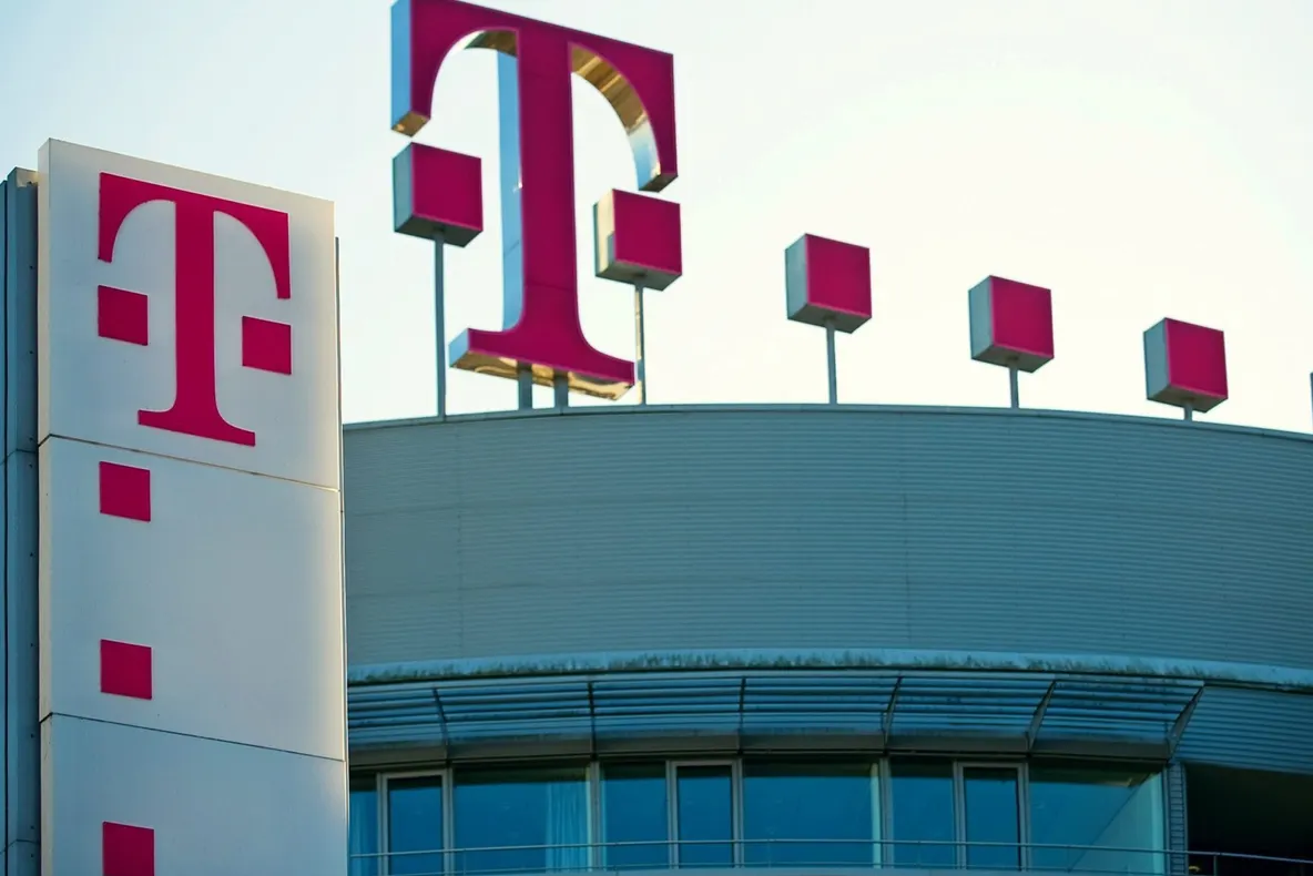 Telekom vine cu o veste-şoc pentru toţi abonaţii! Au luat-o pe urmele DIGI RCS-RDS