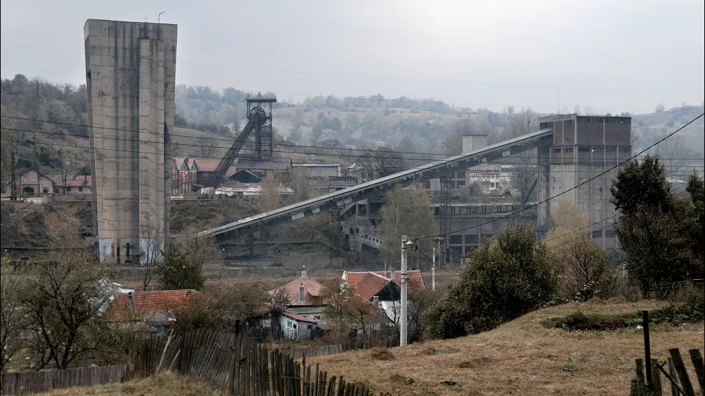 Grav accident de muncă la mina Vulcan: Un bărbat este în comă