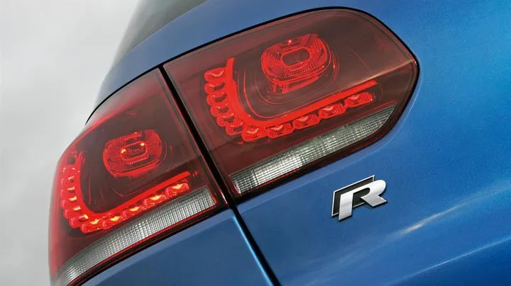 Volkswagen nu crede în mașini sport cu propulsie hibridă