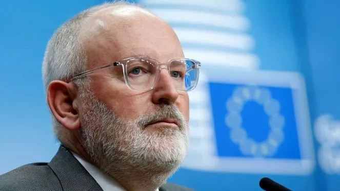 Vicepreședintele Comisiei Europene, în izolare la domiciliu. Acesta a intrat în contact cu o persoană depistată pozitiv la coronavirus