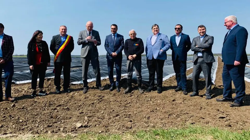 Petre Daea a lăsat cormoranii pentru sparanghel