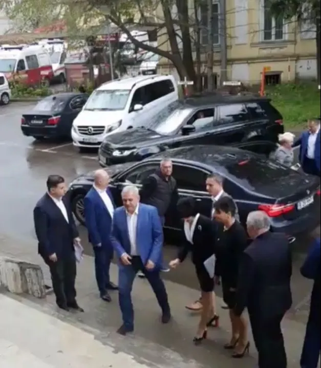 Dragnea şi Dăncilă, huiduieli şi baie de mulţime la Botoşani (VIDEO)