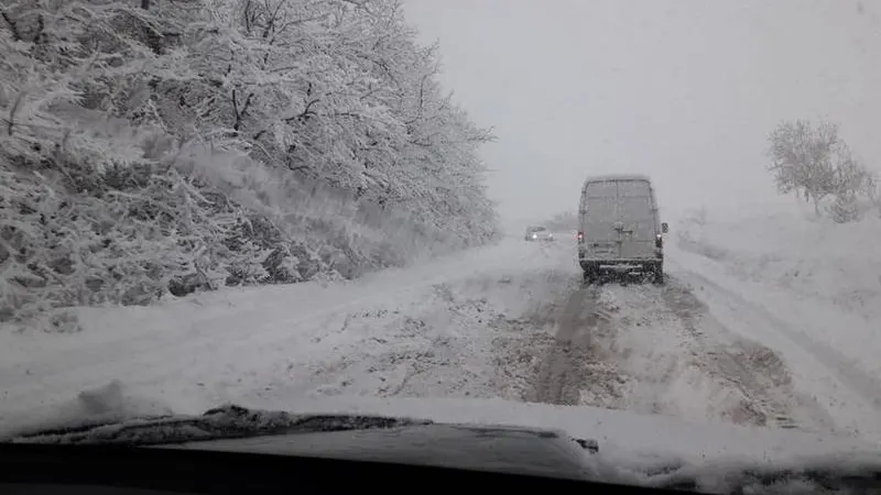 Iarnă în mai. Zăpadă de 1 metru - VIDEO
