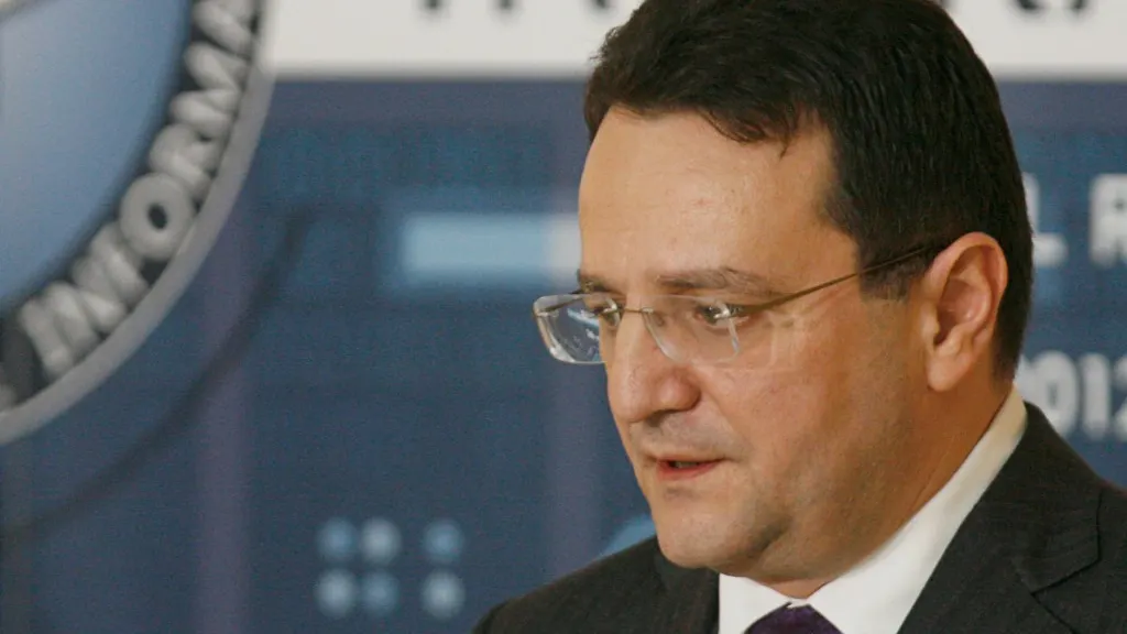 Când era director SRI, George Maior a dispus încadrarea juridică în dosarele lui Iohannis şi Hellvig
