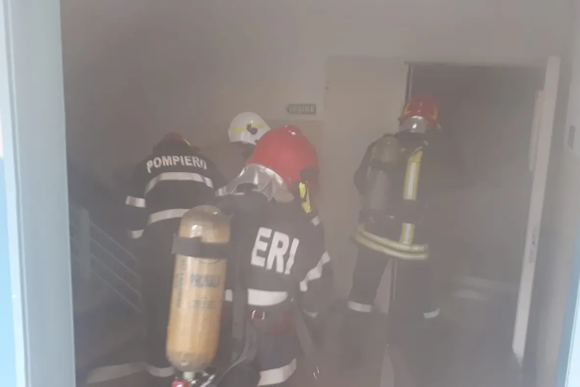 Incendiu provocat de o ţigară la Spitalul Județean de Urgență din Alba Iulia