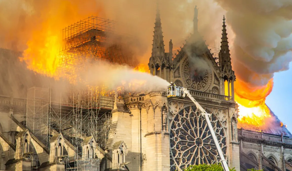 Polițiștii au anunțat cauza incendiului de la catedrala Notre Dame din Paris