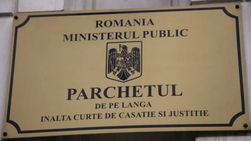 Protest la Parchetul General. Se cere demisia lui Augustin Lazăr 