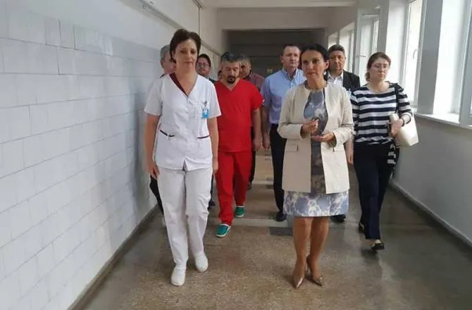 Pintea, după cazul de meningită: Nu vă panicaţi!