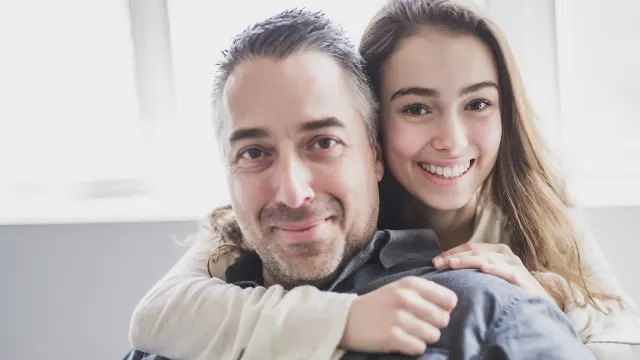 Tatăl şi-a făcut fiica de râs pe Instagram. I-a parodiat pozele, dar nici nu se gândea la un record