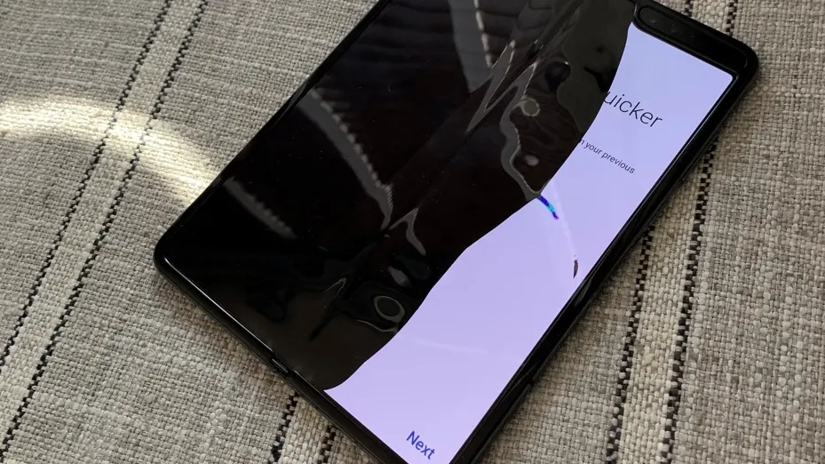 Telefonul de 2.000 de euro al Samsung care se strică în două zile